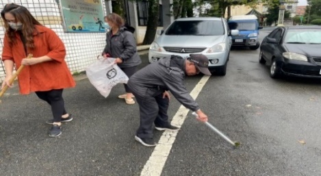 石門區茂林里辦理冬至搓湯圓暨環境清潔、防災防疫及登革熱防治宣導活動(第3張 / 共4張照片)