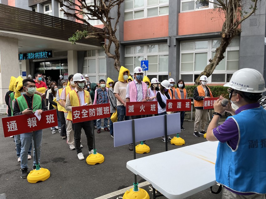 111年5月消防編組各組員聽取指揮官宣導