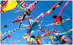 80位國內外風箏好手與會，展現精湛的風箏放飛技巧