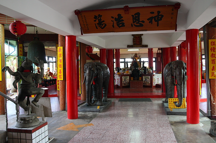 Enter Four-faced Buddha Museum surrounding