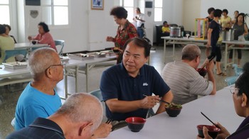 1050816-嵩山社區發展協會老人共餐活動照片1