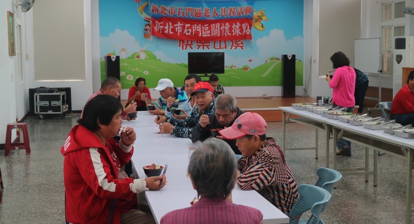 1051122-嵩山社區照顧關懷據點辦理動健康及共餐活動3