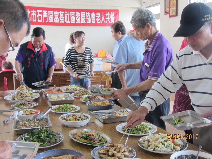 106年4月26日-富基社區辦理老人共餐活動照片1