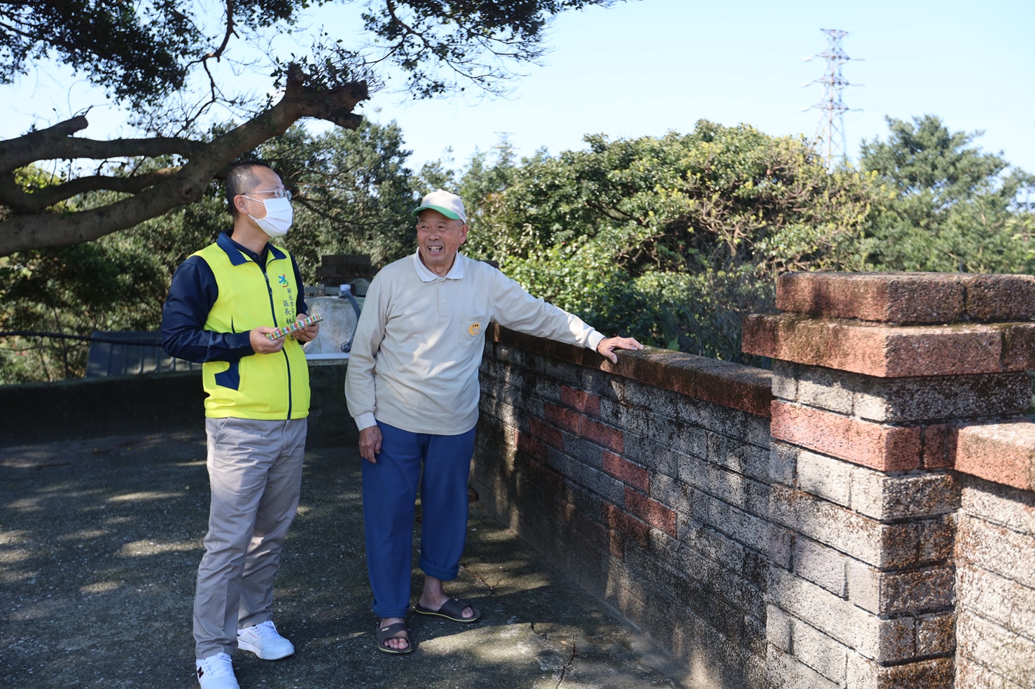 110年2月5日-春節前夕林區長親訪獨居長者4